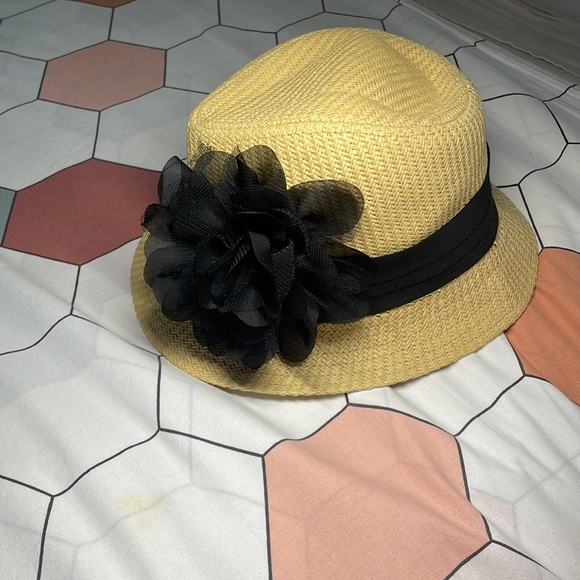 Summer bucket hat for kids not used. - Picture 2 of 5